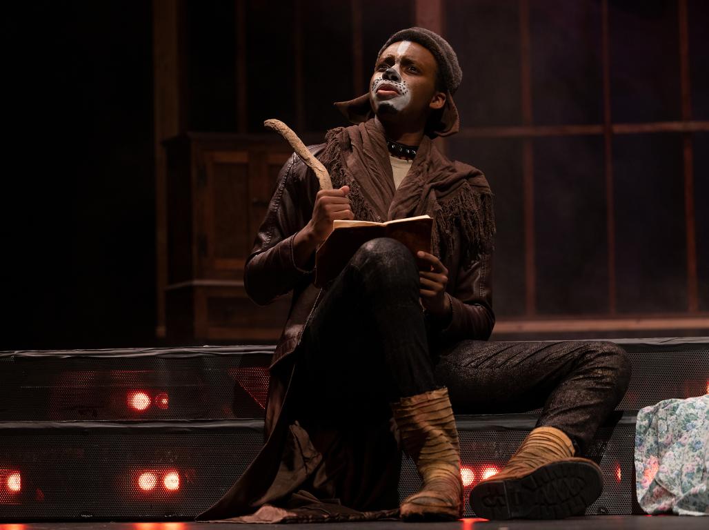 Acell Spencer '24 in the show Topdog/Underdog