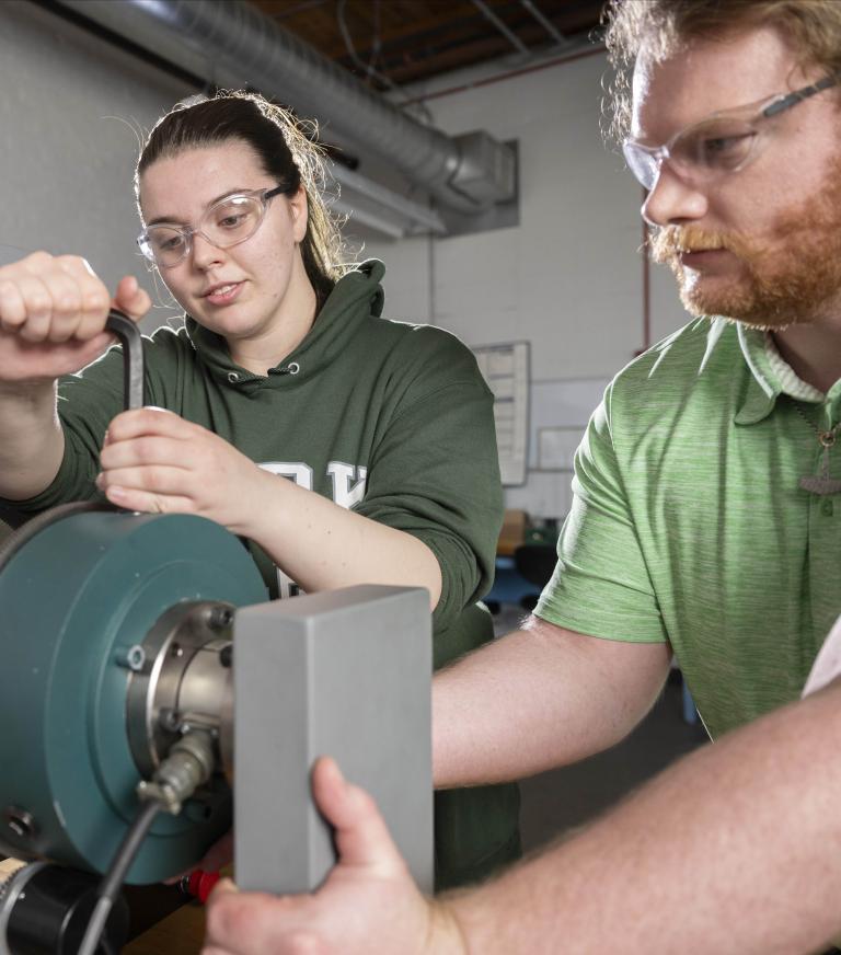 Students in the Bachelor of Science in Mechanical Engineering degree program engage in training in on-campus labs.